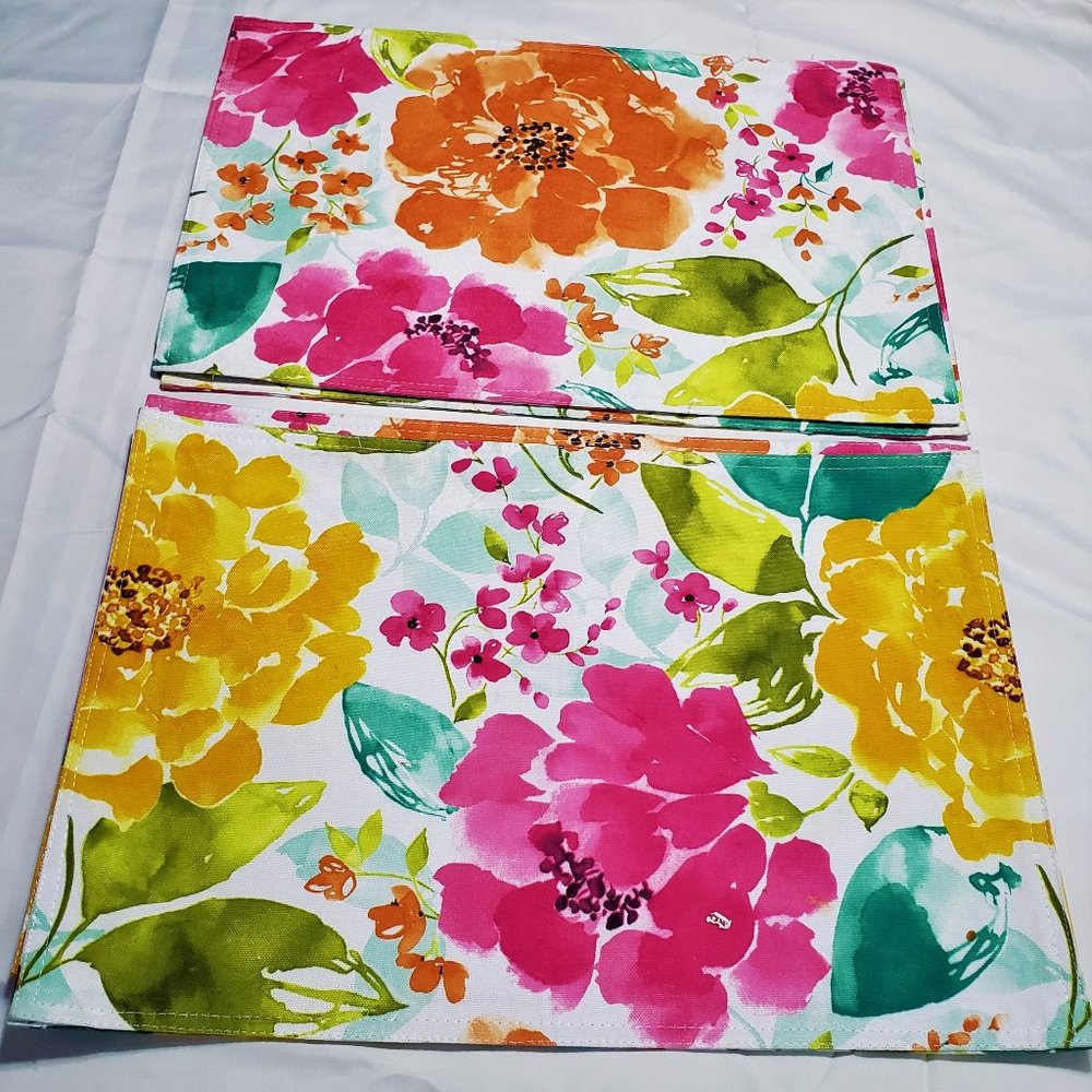 4 Placemats.Reversable, 19 x 13.